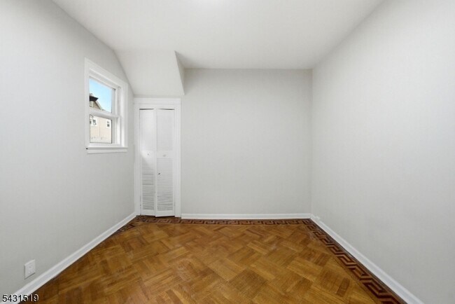 Building Photo - 86 Curie Ave