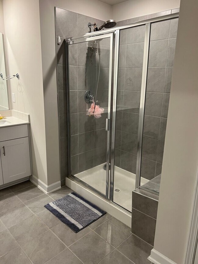 Building Photo - BEAUTIFUL 4 bedroom / 3 bath home located off Water Tower Road!