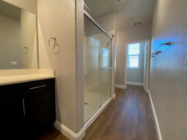 Building Photo - Modern 4bd/3ba 1930 sq. ft. home in Rancho Cordova!