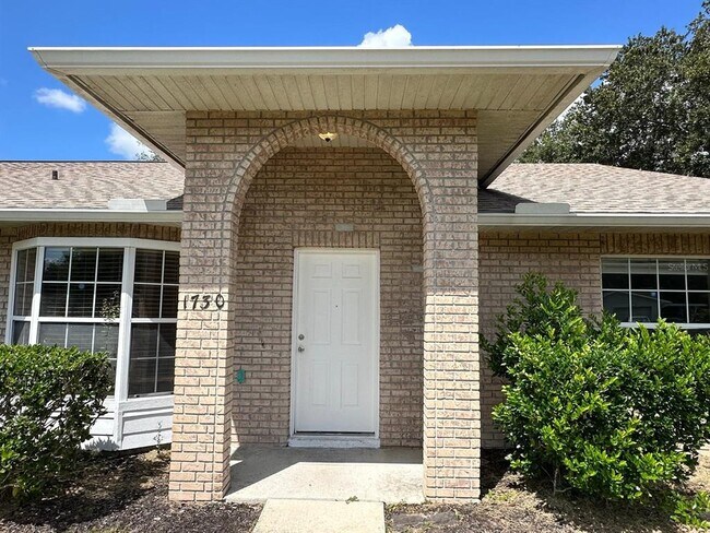 Building Photo - 1730 Sumatra Ave