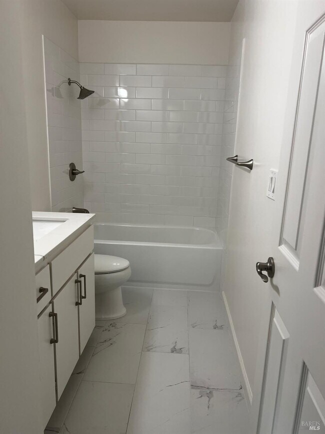 Building Photo - 6 Josefa Ct