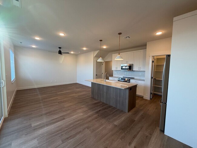Building Photo - 602 Hemsworth Ln