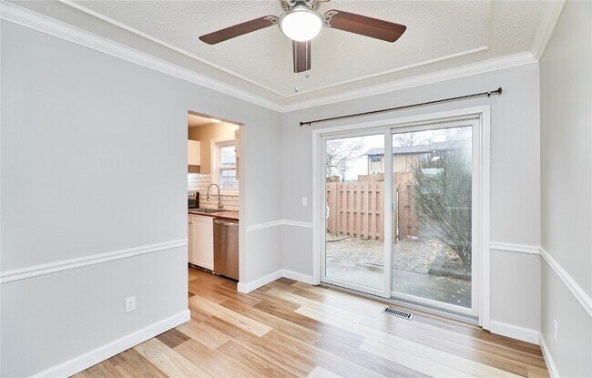 Building Photo - 2402 Savoy Dr