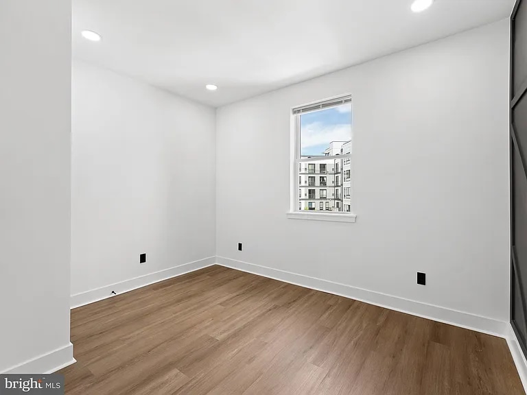 Building Photo - 2331 N Front St