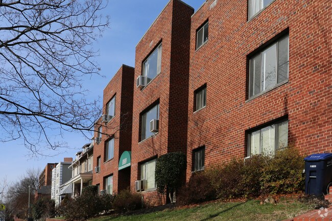 Building Photo - 1010 G St NE