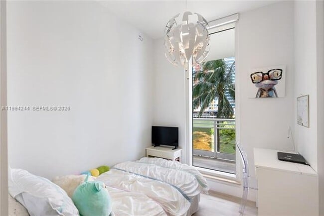 Building Photo - 901 Brickell Key Blvd