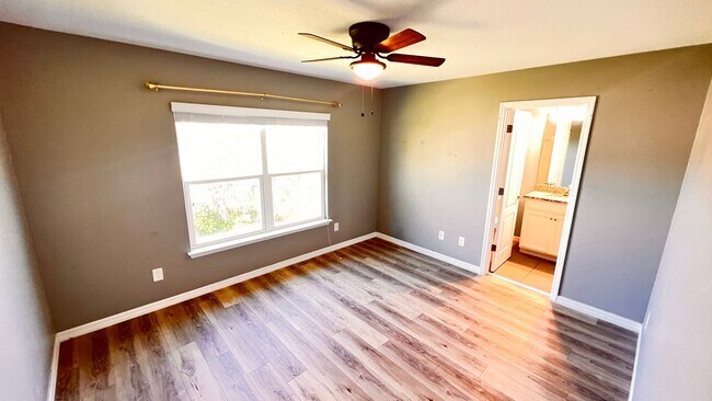 Building Photo - 600 Northern Way