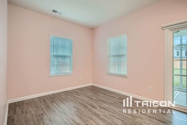 Building Photo - 1302 Harkey Creek Dr