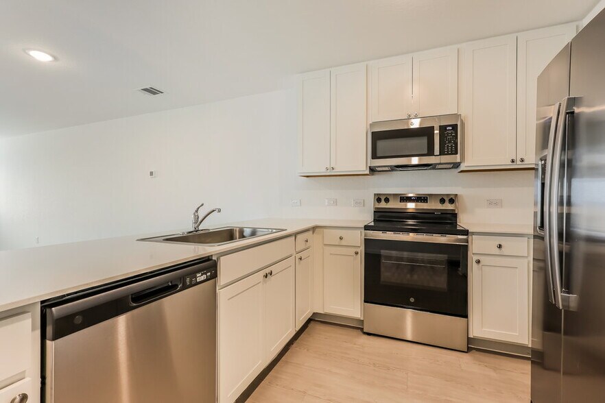 Building Photo - 3415 Muenster Ave