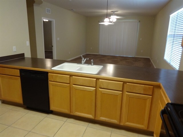 Building Photo - 560 Loxley Ct