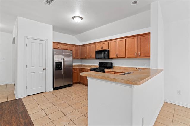 Building Photo - 2121 Castle Creek Dr