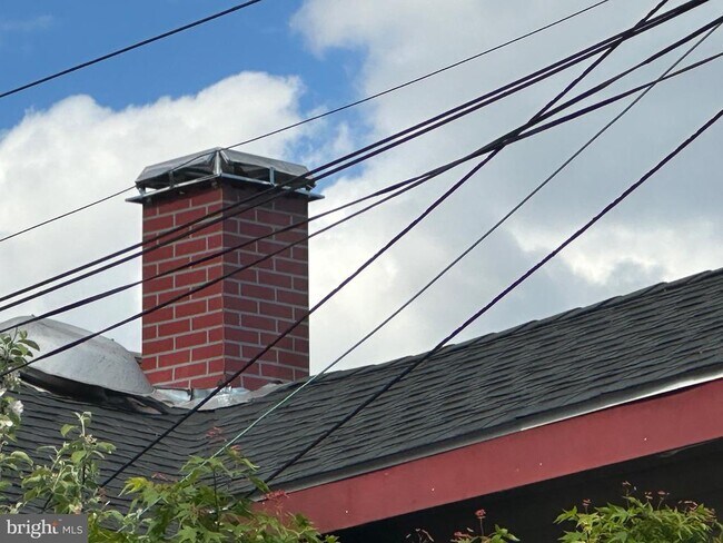 Building Photo - 3214 Otis St