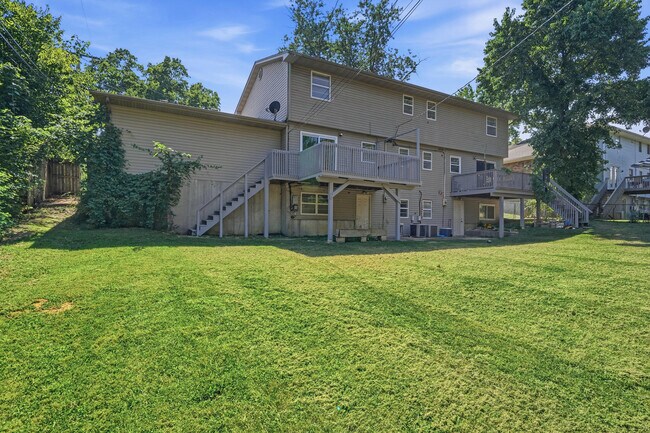 Building Photo - 4209 Defoe Dr