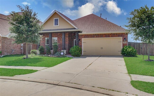 Building Photo - 24019 Via Viale Dr