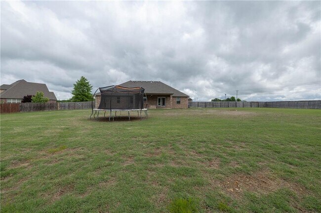 Building Photo - 13427 Meadow Ridge