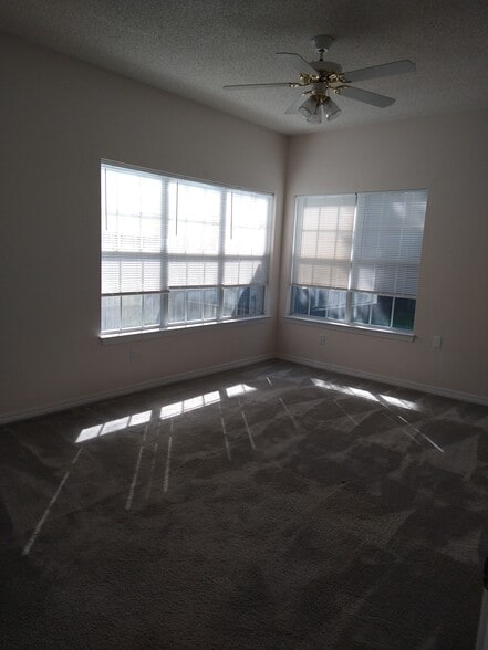 Building Photo - 217 Wildflower Ln