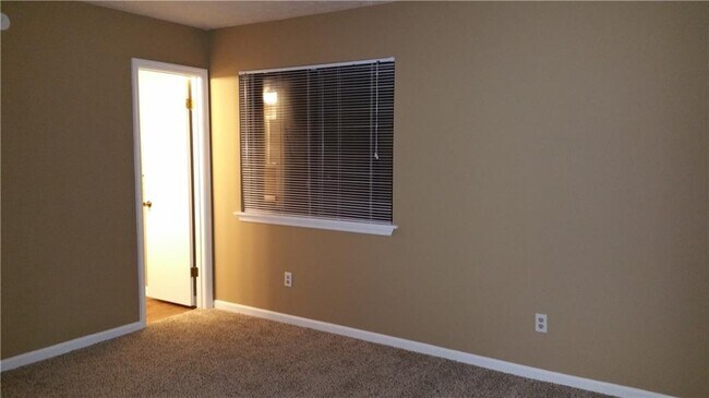 Building Photo - 404 Jon Scott Dr