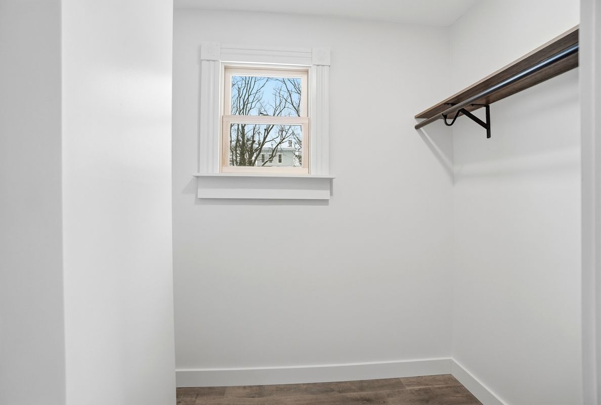 Building Photo - 131 S C St