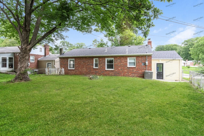 Building Photo - 7642 Horatio Dr