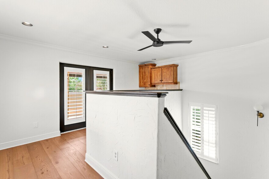 Building Photo - 2936 W Knights Ave