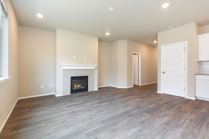 Building Photo - 3615 80th Ave NE