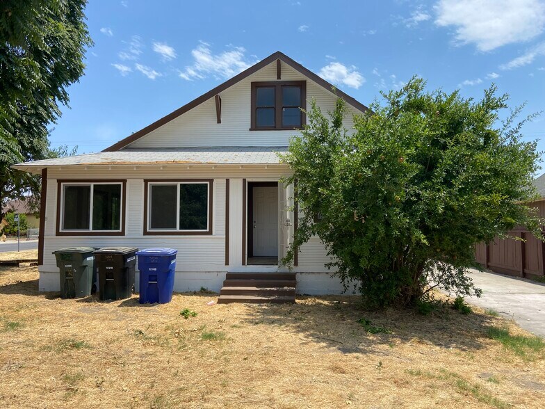 Building Photo - 3204 6th St