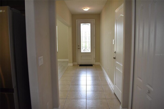 Building Photo - 5060 Creekside Park Ave