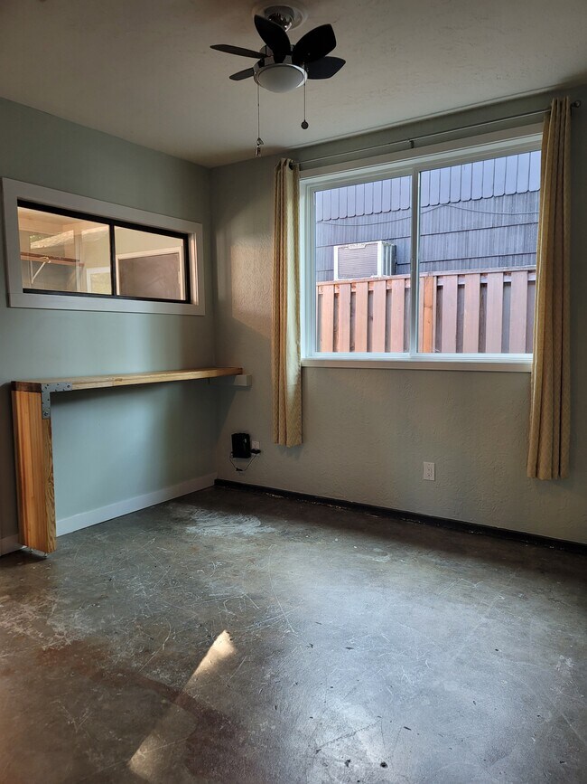 Building Photo - 1110 SE 113th Ave