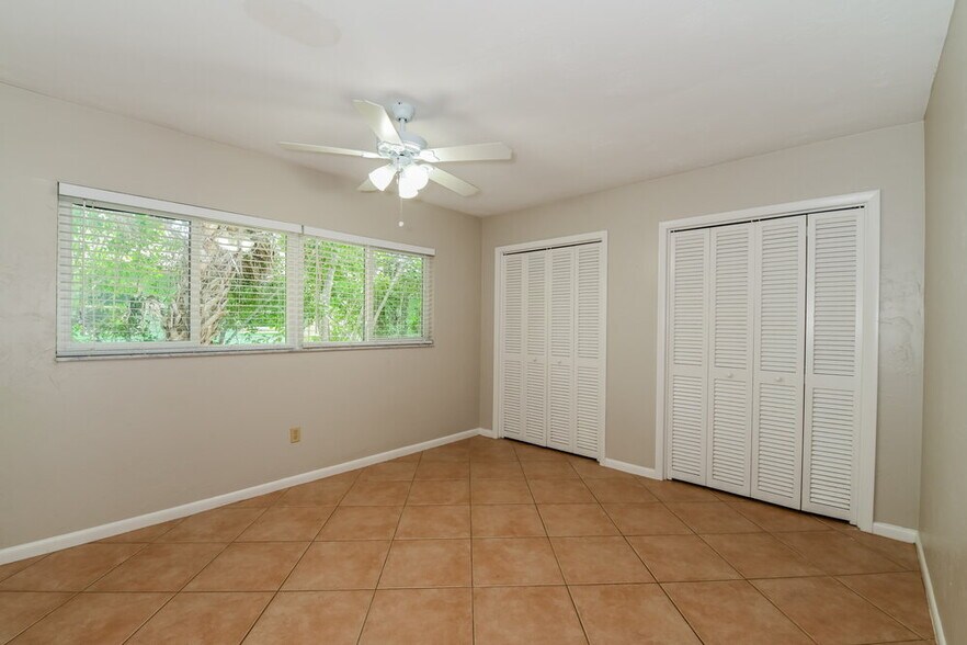 Building Photo - 349 Bay Meadows Dr