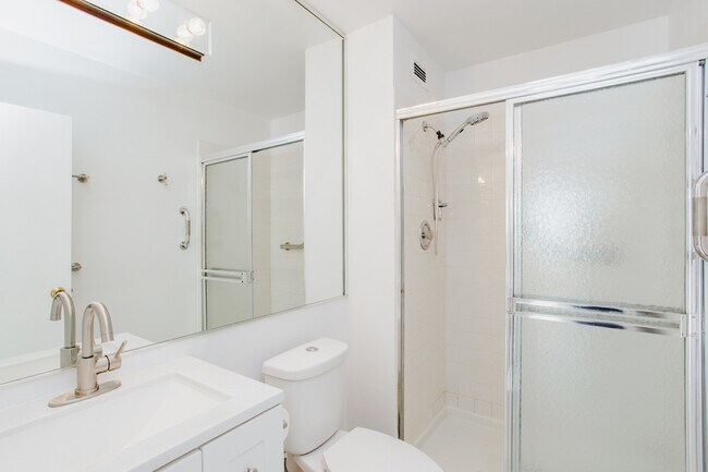 Building Photo - 8801 W Golf Rd