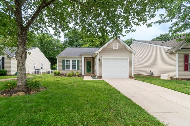 Building Photo - Lovely home in Monroe!