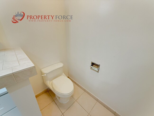 Building Photo - 870 Balboa Ln