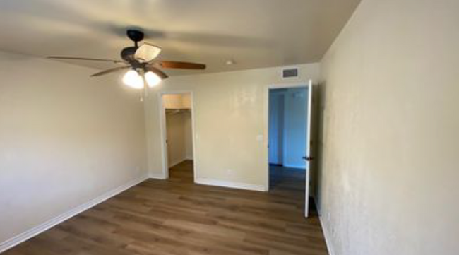 Building Photo - Gorgeous 1 Bedroom w/ 1 Car Garage & 1 Add...