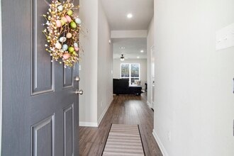 Building Photo - 1318 Kingsgate Dr