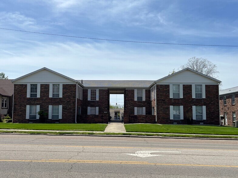 Building Photo - 8612 W Main St