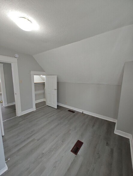 Building Photo - 1526 Dixmont Ave