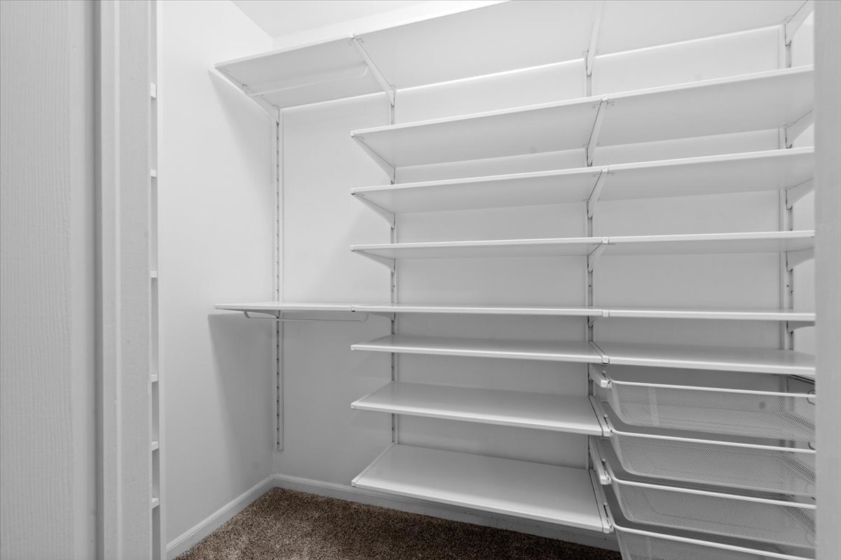 Building Photo - 5476 Van Ness Dr