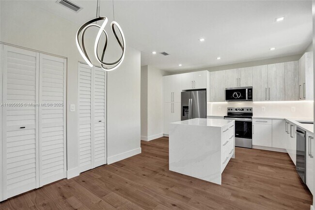 Building Photo - 21382 Marina Cove Cir