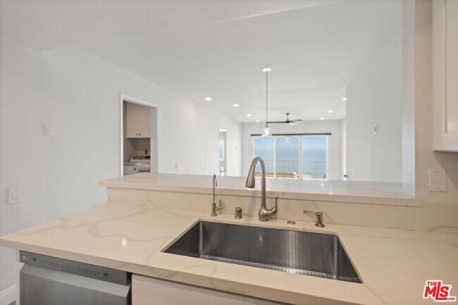 Building Photo - 18103 Coastline Dr