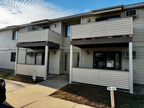 Building Photo - Bring in the NEW YEAR! NW Valleyhigh 2 bed...