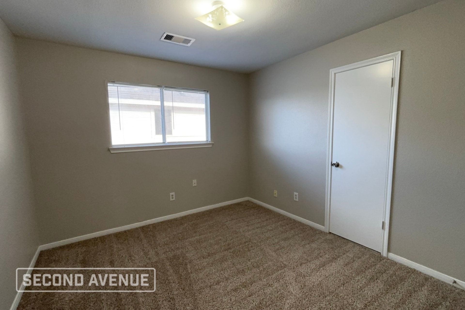 Building Photo - 4151 President's Dr S