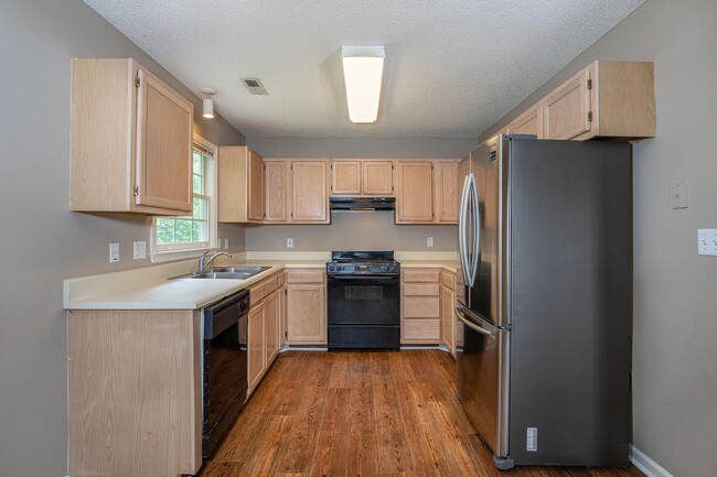 Building Photo - Nice Home in Fletcher!