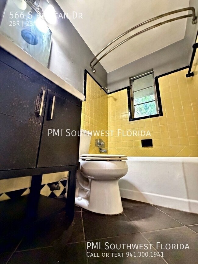 Building Photo - 566 S Pelican Dr