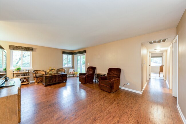 Building Photo - 1125 Auburn Ln