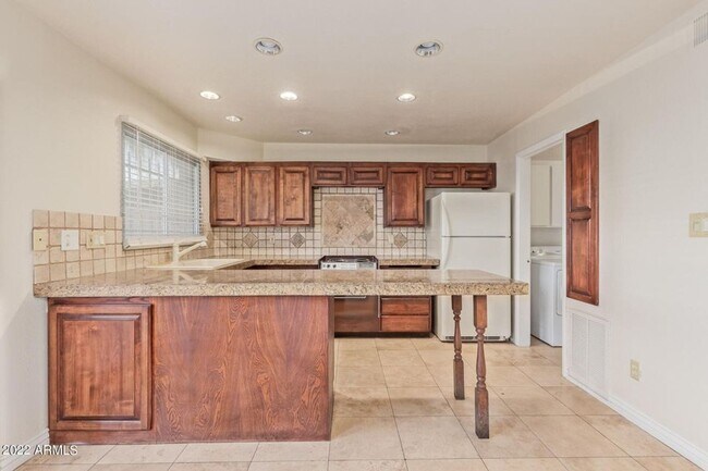 Building Photo - Great Location in Scottsdale!  2 bedroom, ...