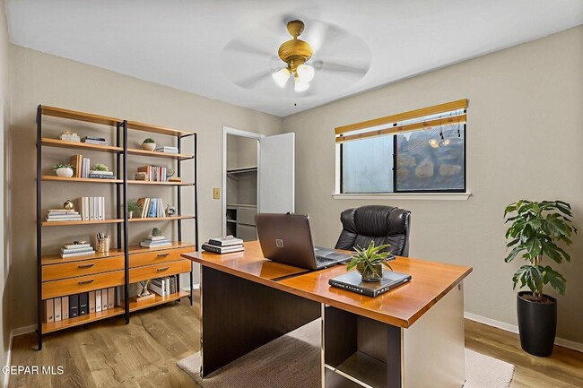 Building Photo - 832 Tepic Dr