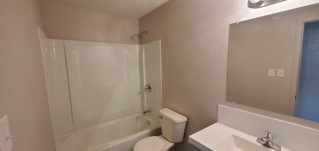 Building Photo - 2237 N Minneapolis St