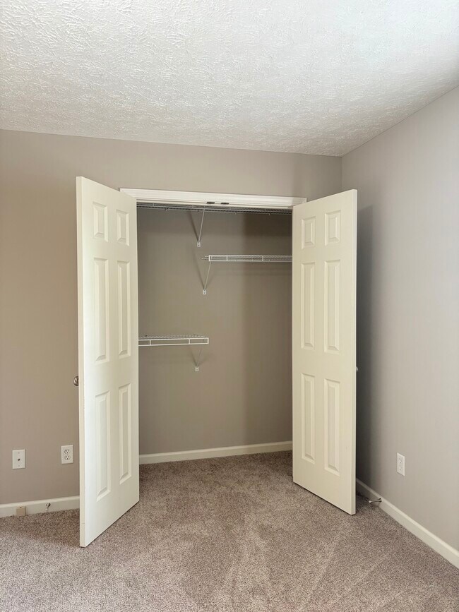 Building Photo - 409 Cedar Hollow Dr