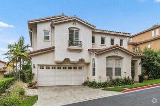 Building Photo - Beautiful La Jolla home in gated community...