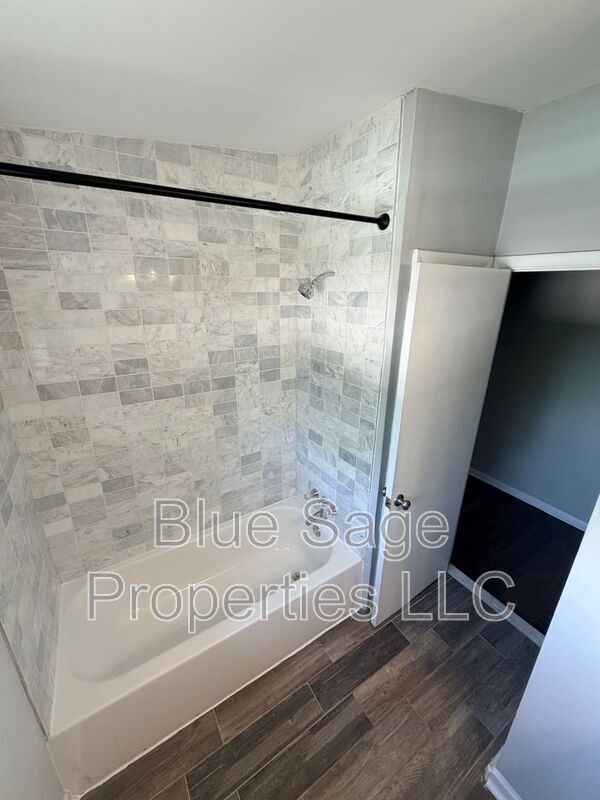 Building Photo - 205 Juniper Rd